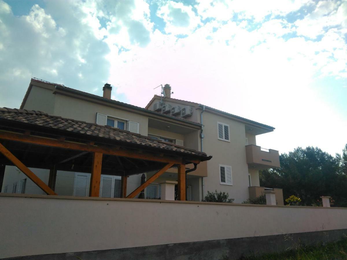 Villa Hana Pakostane Exterior photo